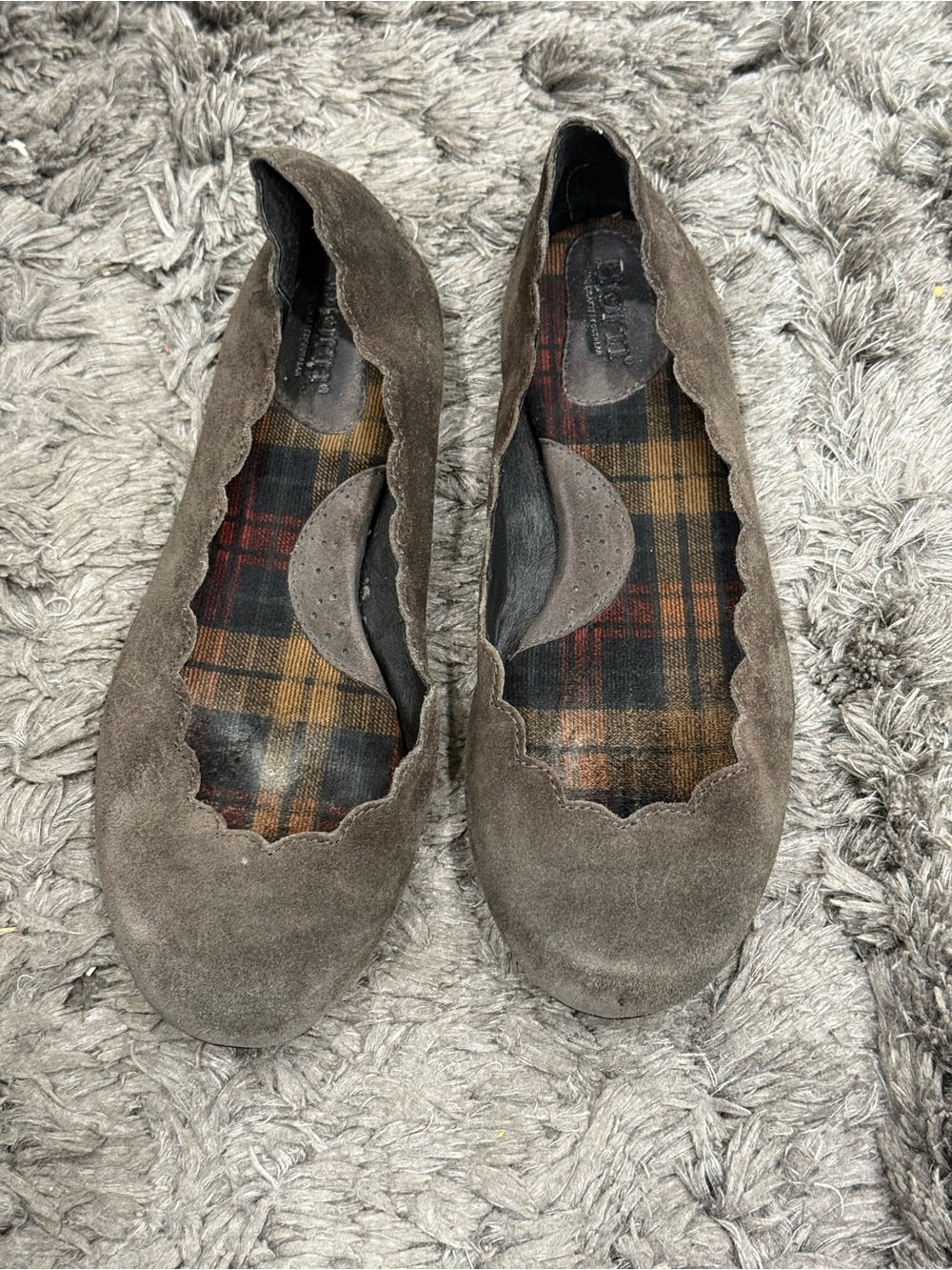 Born Allie scalloped Suede leather ballet flat